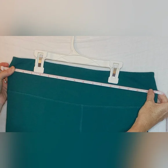 Champion Bike Shorts Stretch Wide Waist Band Size 2XL (Comfy on Size 8/10 also!) - Picture 5 of 7